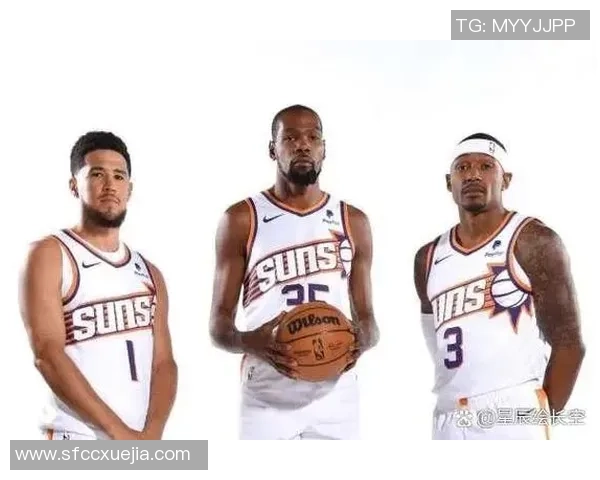 乔尔恩比德如何在NBA赛场上实现自我突破与团队协作的完美结合